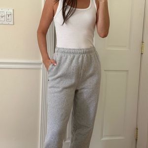 Women’s grey TNA Aritizia sweatpants
